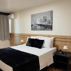 Hotel Nacional Inn Express Sao Paulo - A 700 Metros Da Rua 25 De Marco